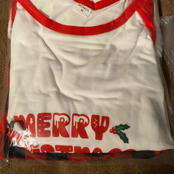 Matching peanuts theme pajamas. Women’s medium - Picture 2 of 2